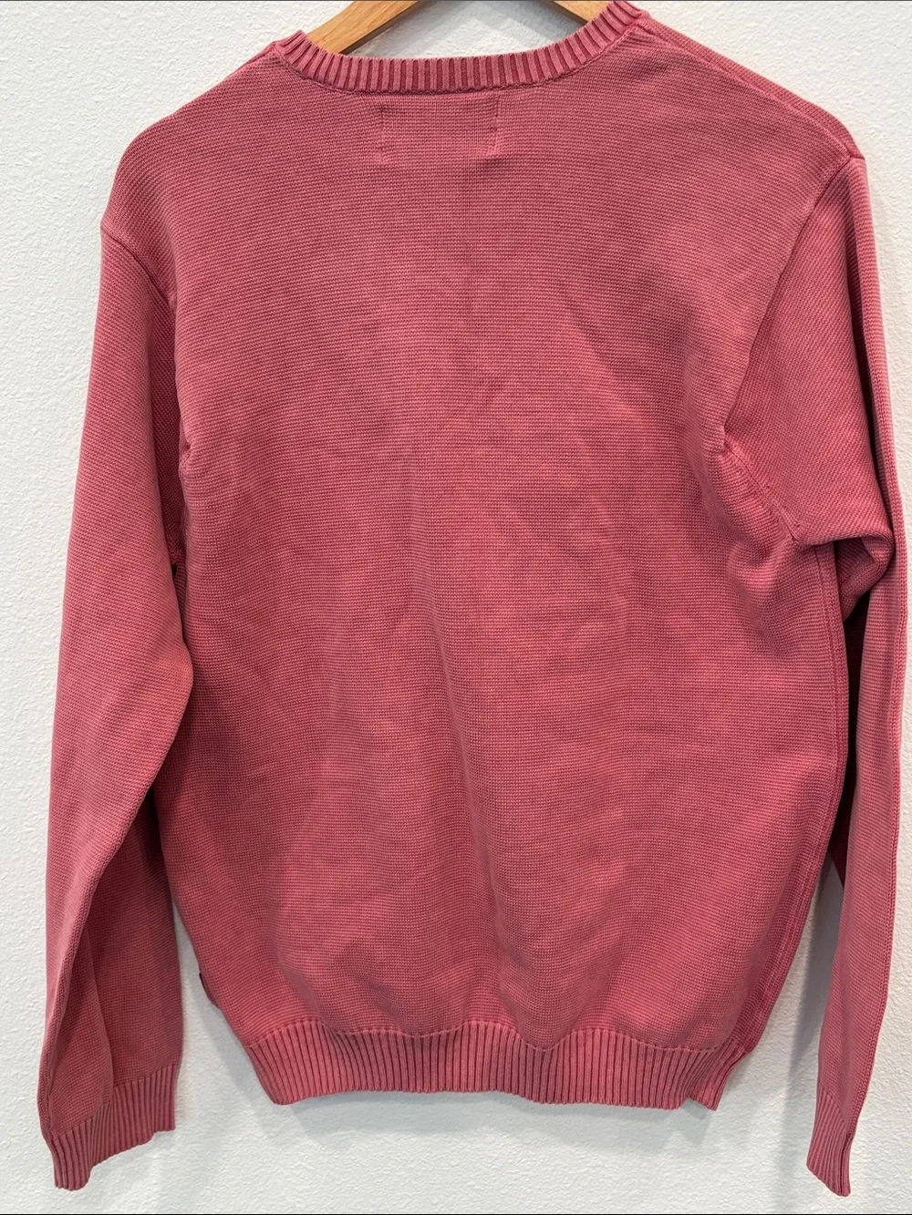 Izod Men's 100% Cotton V-Neck Sweater in Dusty Rose Pink Size Medium